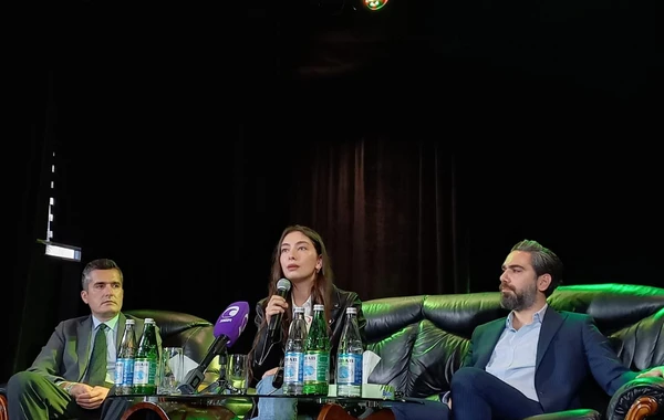Neslihan-Kadir cütlüyü Bakıda tələbələrlə görüşdü - FOTO/VİDEO