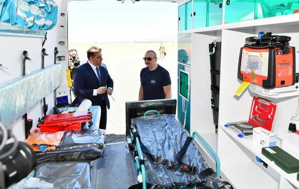 İlham Əliyev “Araz Vadisi İqtisadi Zonası”nda görülən işlərlə tanış olub, bir neçə müəssisənin təməlini qoyub - FOTO