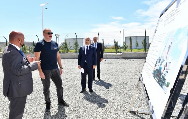 İlham Əliyev “Araz Vadisi İqtisadi Zonası”nda görülən işlərlə tanış olub, bir neçə müəssisənin təməlini qoyub - FOTO