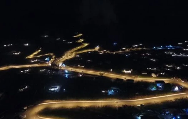 Laçının yolları gecələr işıq saçır - FOTO
