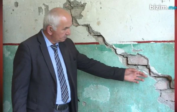 Zaqatalada kənd məktəbi ilanların işğalında: “Direktor otağında çomaq saxlayır” - FOTO