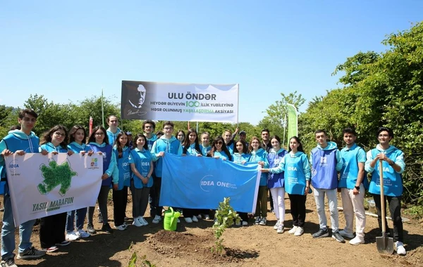Leyla Əliyeva Ulu Öndərin 100 illiyinə həsr edilən ekoloji aksiyalarda iştirak edib - FOTO