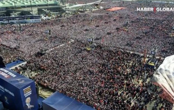 Ərdoğanın mitinqinə 1,7 milyon insan toplaşdı - FOTO/VİDEO