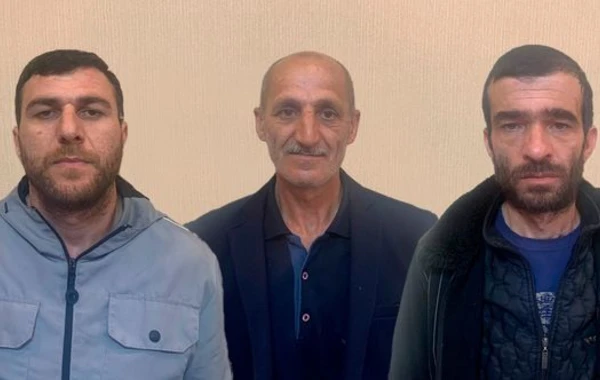 Bakıda parklanmaya qarşı quraşdırılan tumbaları oğurlayan şəxslər tutuldular - FOTO/VİDEO