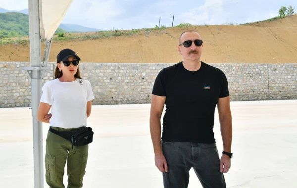 İlham Əliyev və Mehriban Əliyeva Əhmədbəyli-Füzuli-Şuşa yolunda görülən işlərlə tanış olublar - FOTO