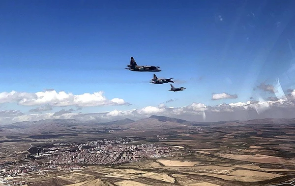 Азербайджанские пилоты выполнили очередные задачи на учениях в Турции - ВИДЕО