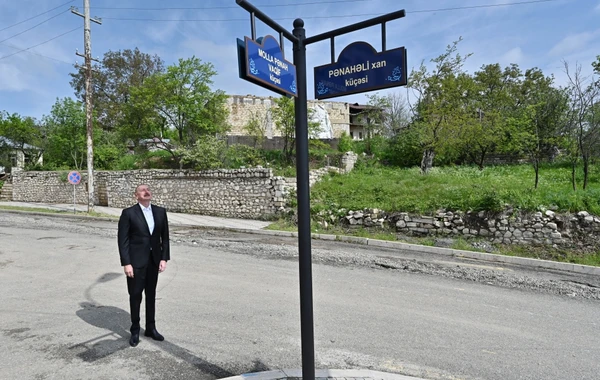 Şuşada Molla Pənah Vaqif və Pənahəli xan küçələrinin kəsişməsində lövhələrin açılışı olub - FOTO