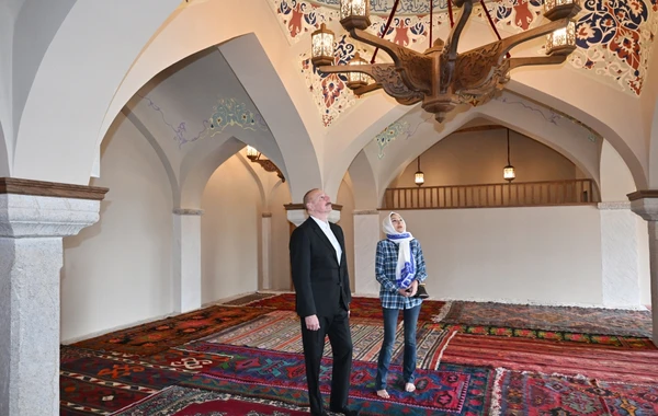 İlham Əliyev və Mehriban Əliyeva Mehmandarovların malikanə kompleksinin açılışında iştirak ediblər - FOTO