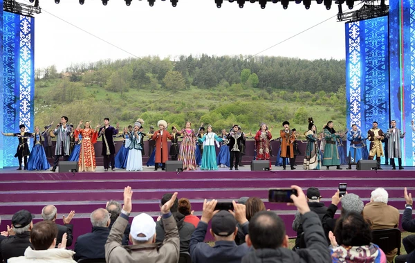Cıdır düzündə “Xarıbülbül” festivalının açılış konserti olub - FOTO