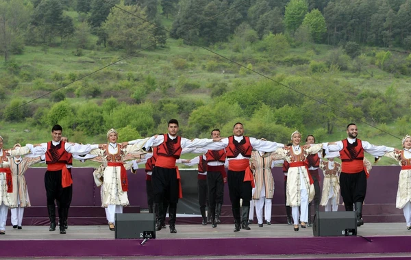 Cıdır düzündə “Xarıbülbül” festivalının açılış konserti olub - FOTO