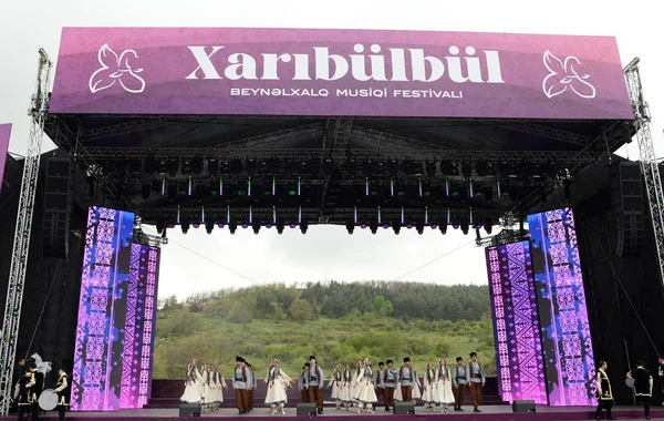 Cıdır düzündə “Xarıbülbül” festivalının açılış konserti olub - FOTO