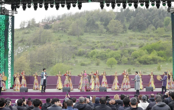 Cıdır düzündə “Xarıbülbül” festivalının açılış konserti olub - FOTO