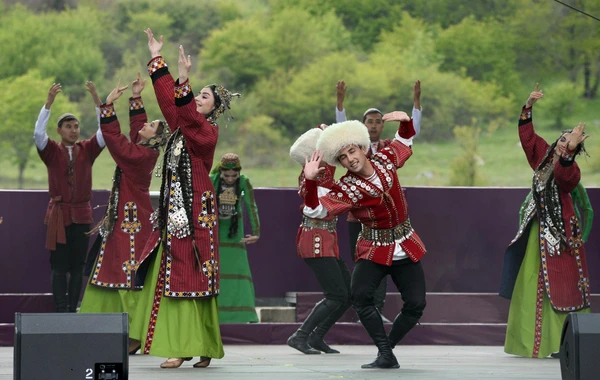 Cıdır düzündə “Xarıbülbül” festivalının açılış konserti olub - FOTO