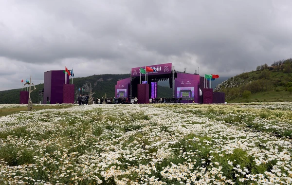 Cıdır düzündə “Xarıbülbül” festivalının açılış konserti olub - FOTO