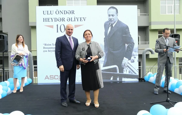 Prezidentin tapşırığı ilə dənizçilər üçün tikilən yaşayış kompleksi təhvil verilib - FOTO
