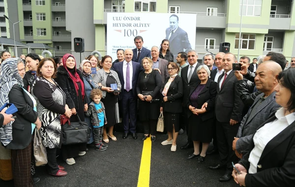Prezidentin tapşırığı ilə dənizçilər üçün tikilən yaşayış kompleksi təhvil verilib - FOTO