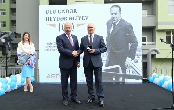 Prezidentin tapşırığı ilə dənizçilər üçün tikilən yaşayış kompleksi təhvil verilib - FOTO