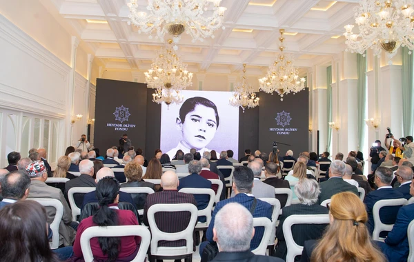 Şuşada Ulu Öndər Heydər Əliyevin 100 illiyi münasibətilə film nümayiş olunub - FOTO