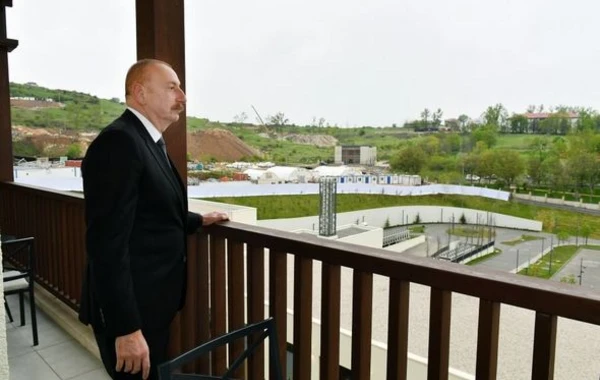 Ильхам Алиев и Мехрибан Алиева приняли участие в открытии Шушинского комплекса отеля-конгресс-центра - ФОТО
