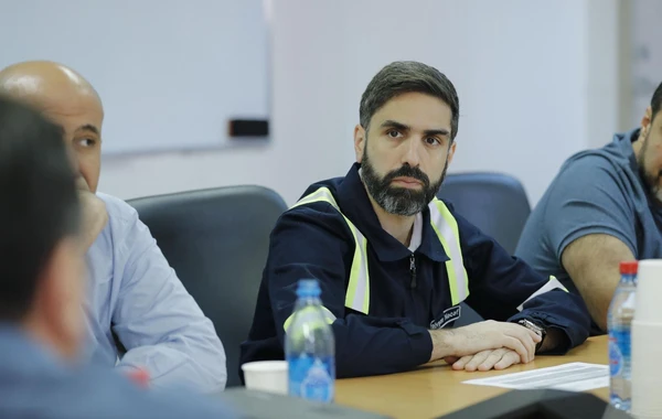 SOCAR, ARDNF və BP-nin nümayəndə heyəti Heydər Əliyev adına yarımdalma qazma qurğusuna səfər edib - FOTO