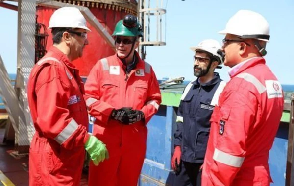 Делегация SOCAR, ГНФАР и bp ознакомилась с полупогружной буровой установкой имени Гейдара Алиева - ФОТО