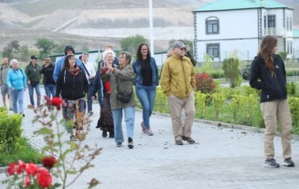 İsveçli səyahətçilər Xudafərin körpüsünü ziyarət ediblər - YENİLƏNİB - FOTO