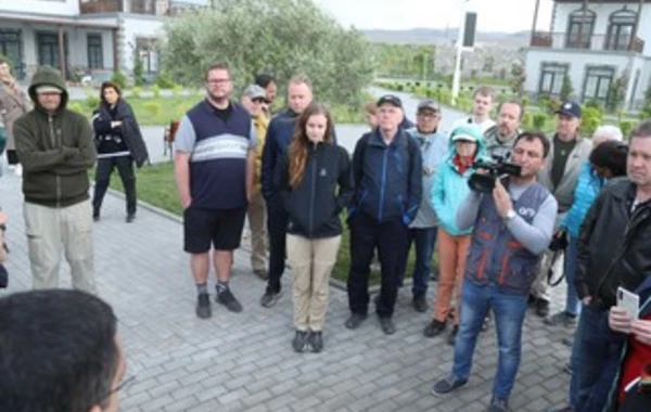 İsveçli səyahətçilər Xudafərin körpüsünü ziyarət ediblər - YENİLƏNİB - FOTO