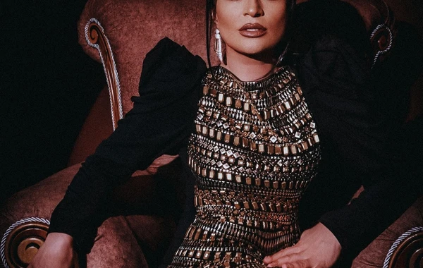 Dadaşova YENİ GÖRÜNTÜLƏRİ İLƏ TƏƏCCÜBLƏNDİRDİ - FOTO