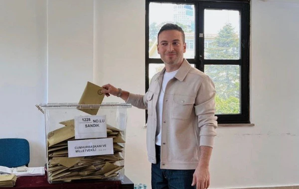 Türkiyəli məşhurlar səsvermədə - FOTO
