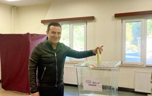 Türkiyəli məşhurlar səsvermədə - FOTO