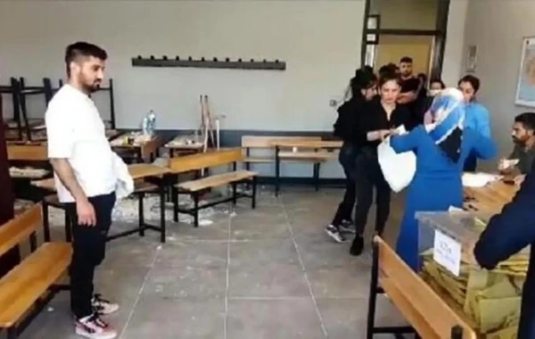 Türkiyədə səsvermə zamanı təhlükəli anlar yaşandı - FOTO/VİDEO