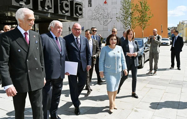 Sahibə Qafarova TASS agentliyində Heydər Əliyevin 100 illiyinə həsr olunmuş sərgi ilə tanış olub - FOTO