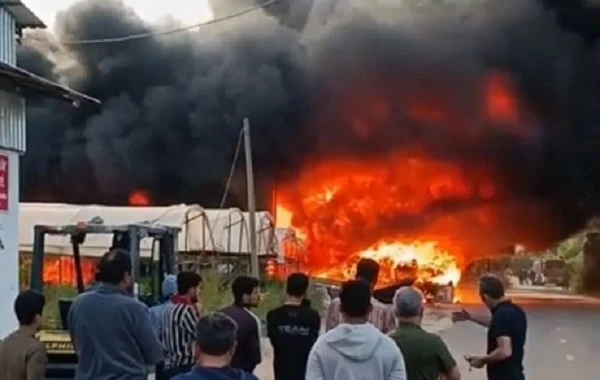 Antalyada yanğın gündüzü gecəyə çevirdi - VİDEO