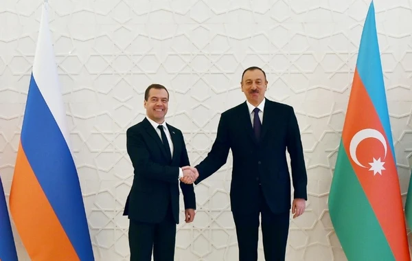 Dmitri Medvedev: "Heydər Əliyev dünya tarixində müasir Azərbaycan dövlətçiliyinin rəmzi kimi tanınıb"