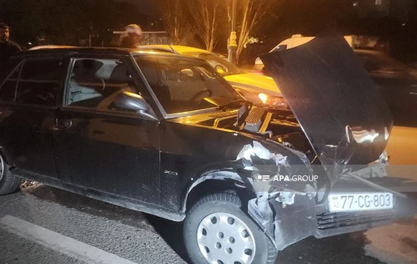 В Баку произошло массовое ДТП с участием 5 автомобилей, есть пострадавшие - ФОТО