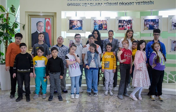 “McDonald’s Azərbaycan” şirkəti Daun sindromlu uşaqlar üçün Azərbaycan tarixinə həsr olunmuş art-terapiya dərsi təşkil edib - FOTO