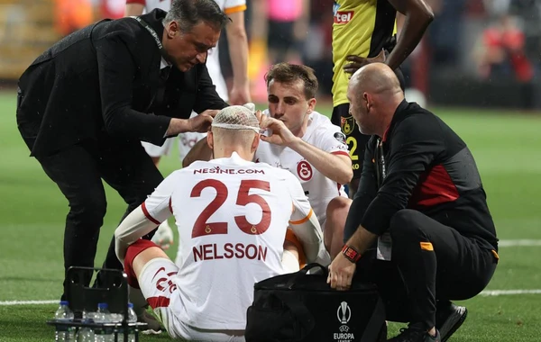 "Qalatasaray"ın oyunçusundan fədakarlıq - FOTO
