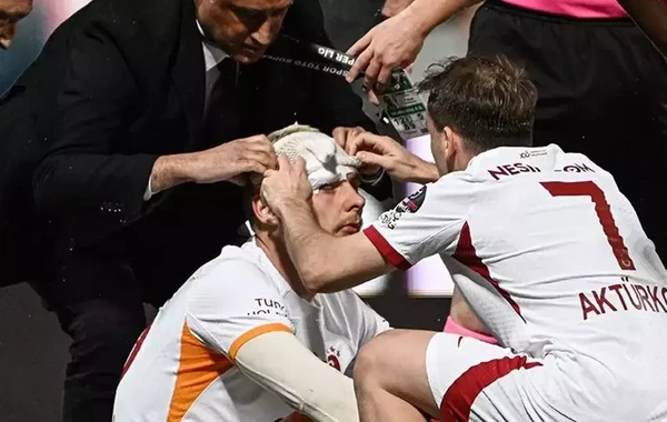 "Qalatasaray"ın oyunçusundan fədakarlıq - FOTO