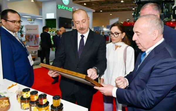 Ильхам Алиев и Мехрибан Алиева ознакомились с выставками Caspian Agro, InterFood Azerbaijan - ОБНОВЛЕНО + ФОТО