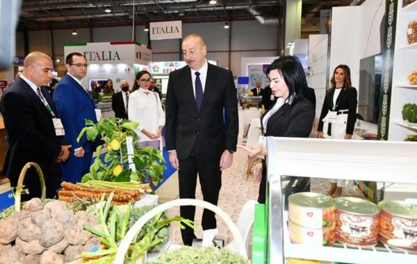 Ильхам Алиев и Мехрибан Алиева ознакомились с выставками Caspian Agro, InterFood Azerbaijan - ОБНОВЛЕНО + ФОТО