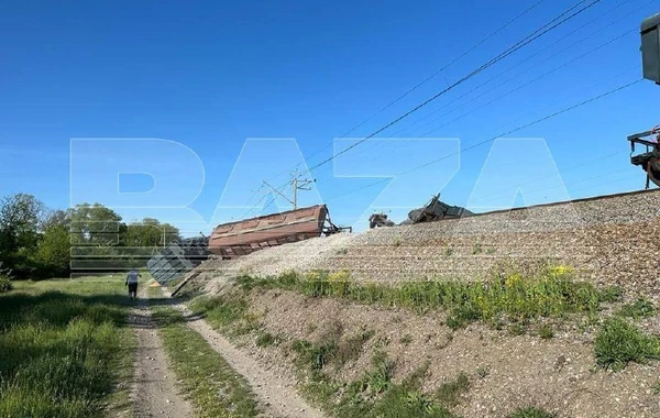 На железной дороге в Крыму произошел взрыв - ФОТО
