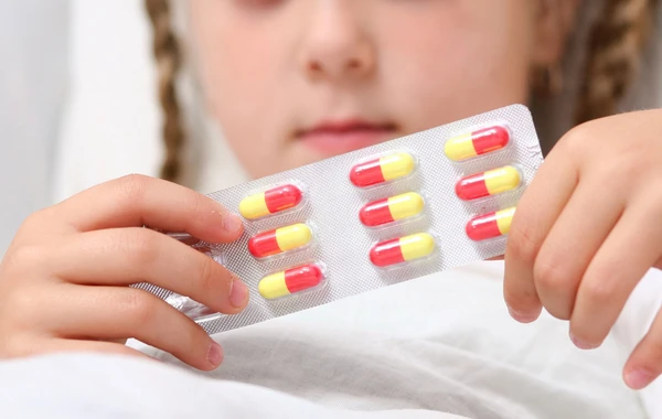 В Гахе двое детей отравились лекарством