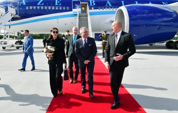 Prezident İlham Əliyev Litva Respublikasına rəsmi səfərə gedib - FOTO