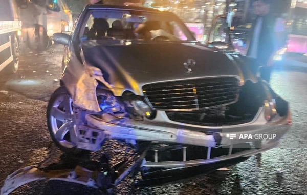 В Баку столкнулись 4 автомобиля, есть пострадавший - ФОТО