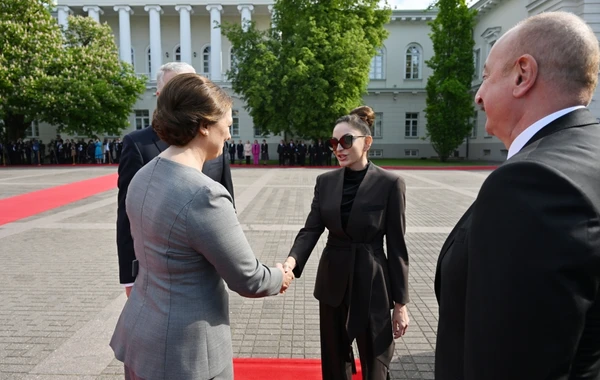В Вильнюсе состоялась церемония официальной встречи Президента Ильхама Алиева - ФОТО