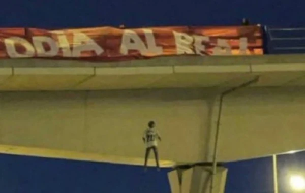 “Real Madrid”in gənc ulduzuna ağlasığmaz ölüm təhdidi - Körpüdən asdılar - FOTO