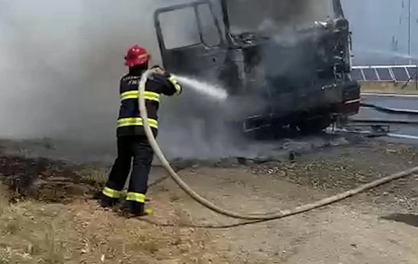 Bakı-Quba yolunda yük maşını yanıb - FOTO/VİDEO