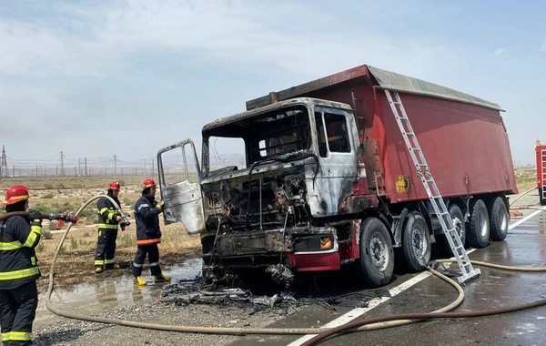 Bakı-Quba yolunda yük maşını yanıb - FOTO/VİDEO