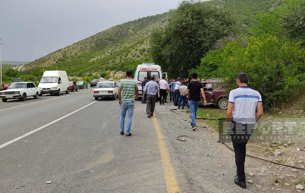 Şəkidə yol qəzası olub, 3 nəfər xəsarət alıb - FOTO