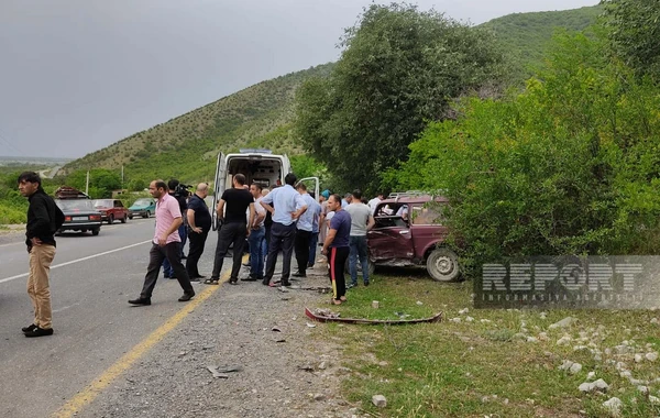Şəkidə yol qəzası olub, 3 nəfər xəsarət alıb - FOTO